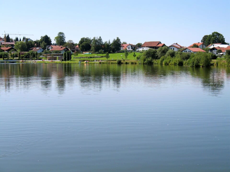 Body Of Water, Water Resources, Water, Reflection, Bank, River, Pond, Waterway, Natural Landscape, Natural Environment