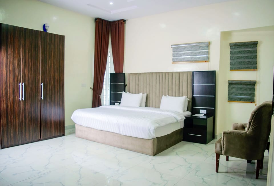 Premium Room | Desk, laptop workspace, soundproofing, free WiFi