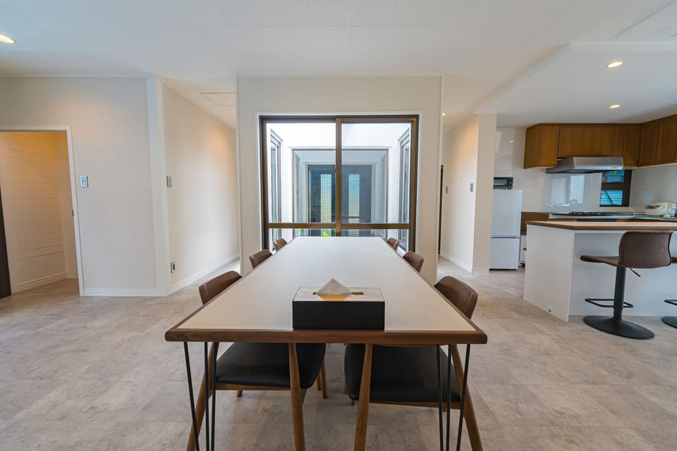 Villa | In-room dining