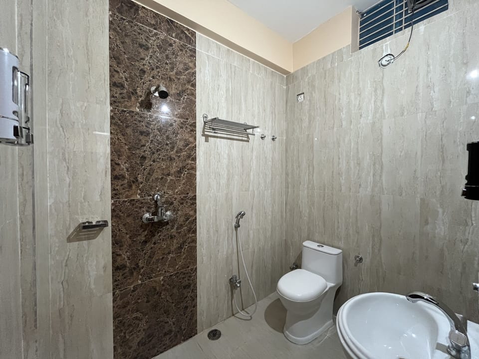 Standard Room | Bathroom
