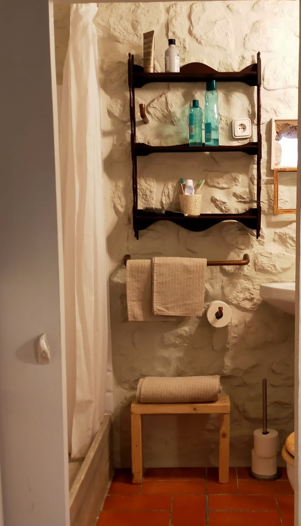 Traditional Room | Bathroom | Hair dryer