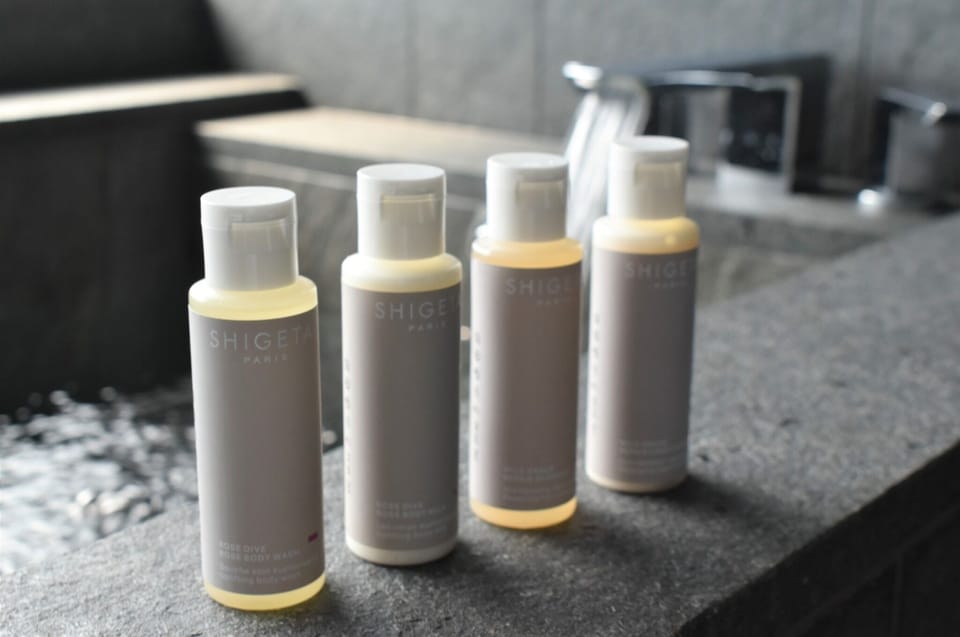 Bathroom amenities