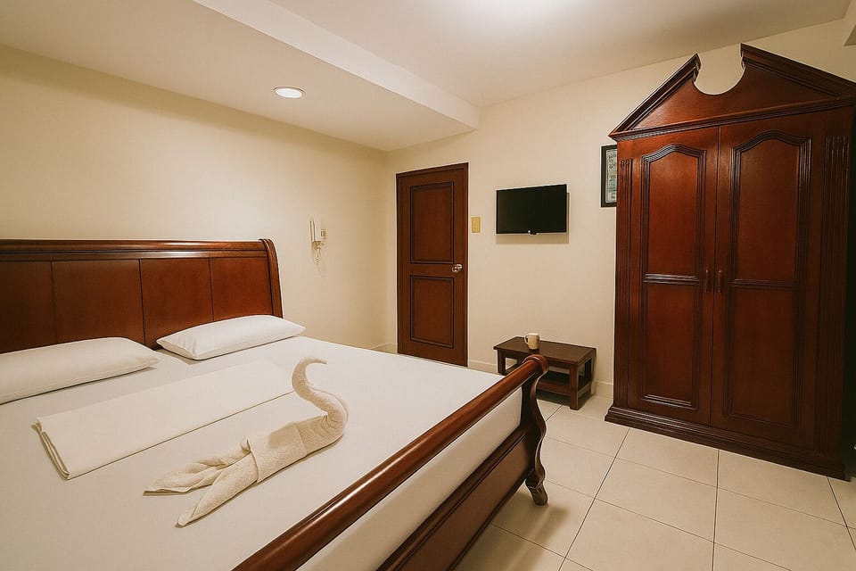 Double Room | Free WiFi, bed sheets