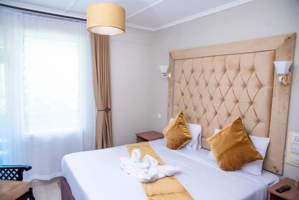 Standard Double Room | Iron/ironing board, free WiFi