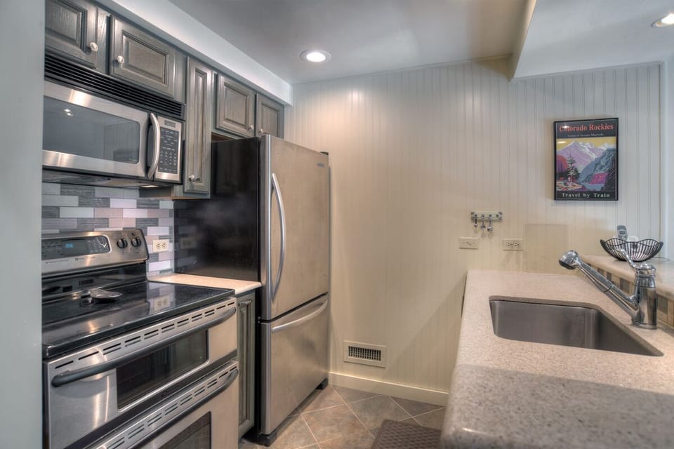 Full Kitchen with Dual Oven