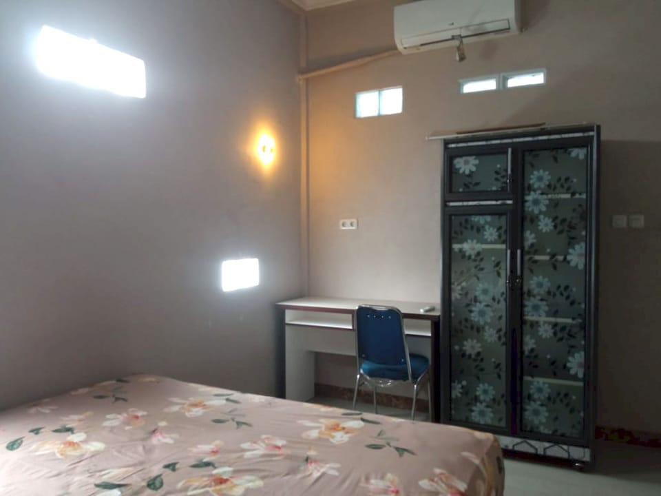Deluxe Double Room | Free WiFi, bed sheets