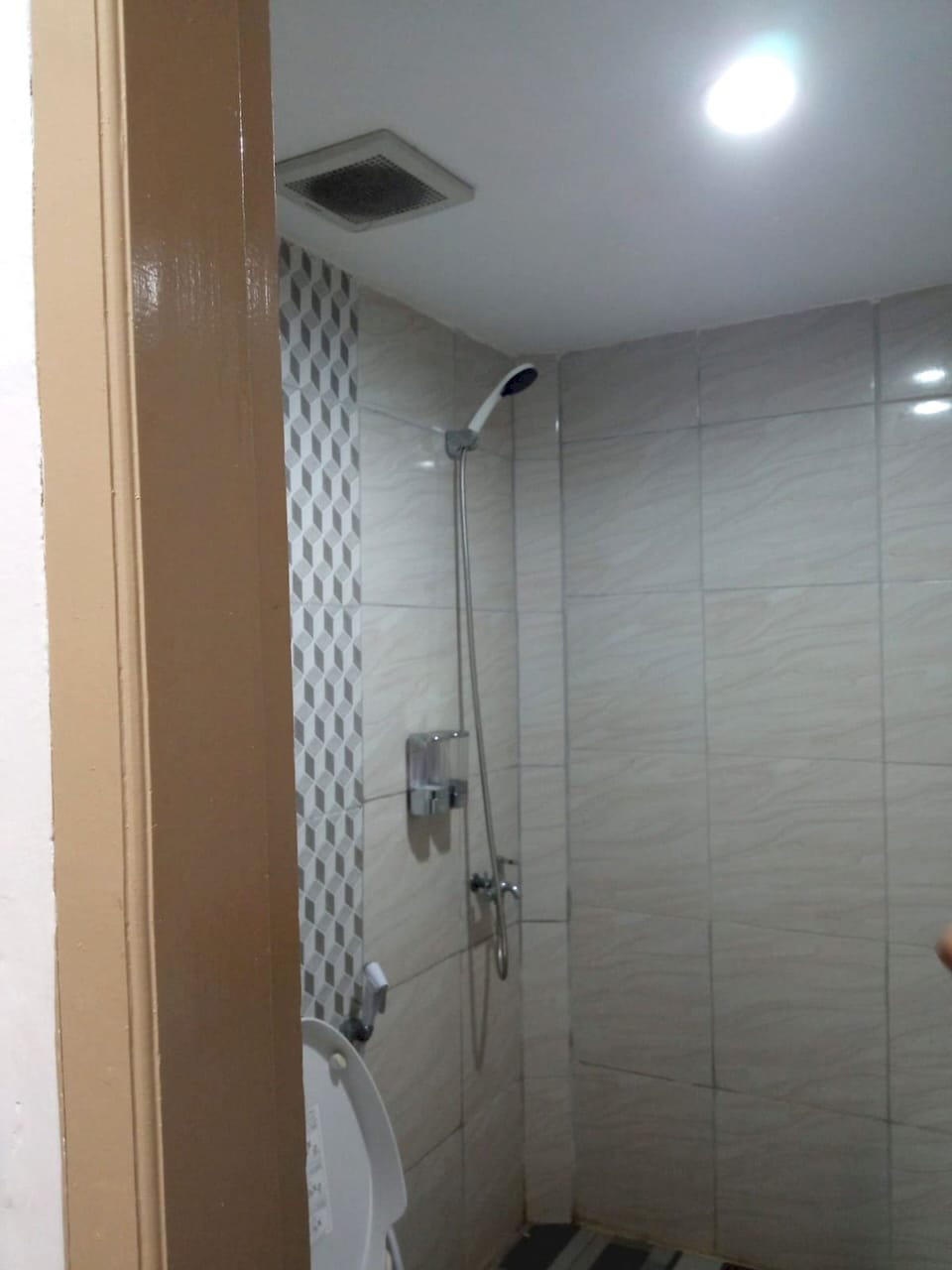 Deluxe Double Room | Bathroom | Shower, towels