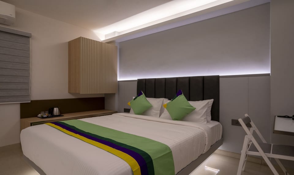 Standard Double Room, Non Smoking | In-room safe, desk, iron/ironing board, bed sheets