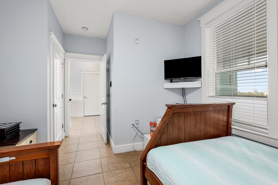 Smart tv in the secondary bedroom