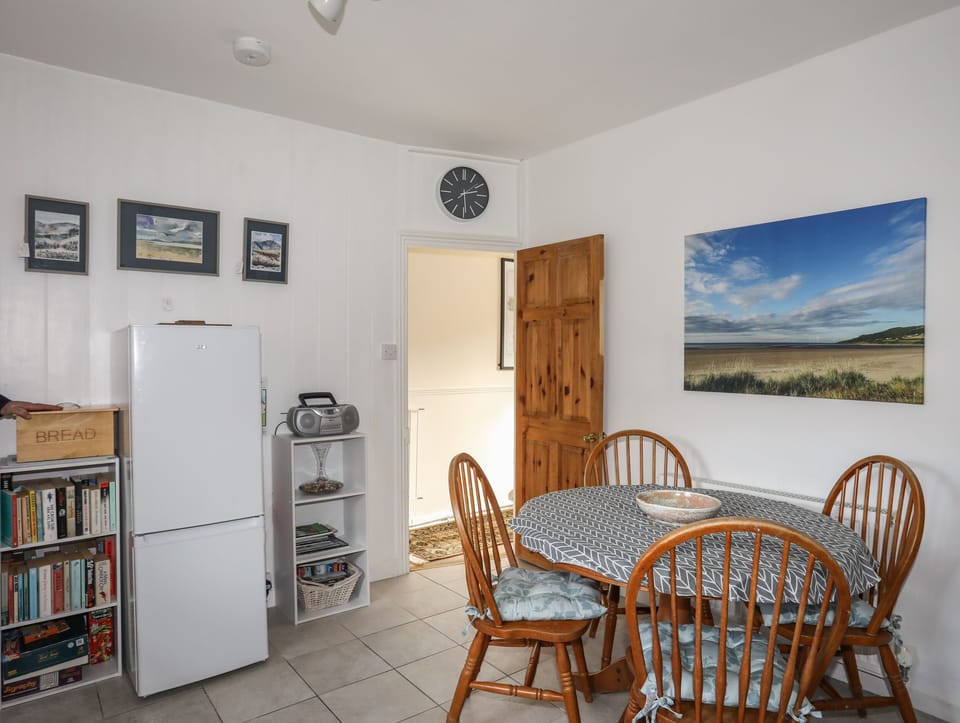 Cottage | Interior