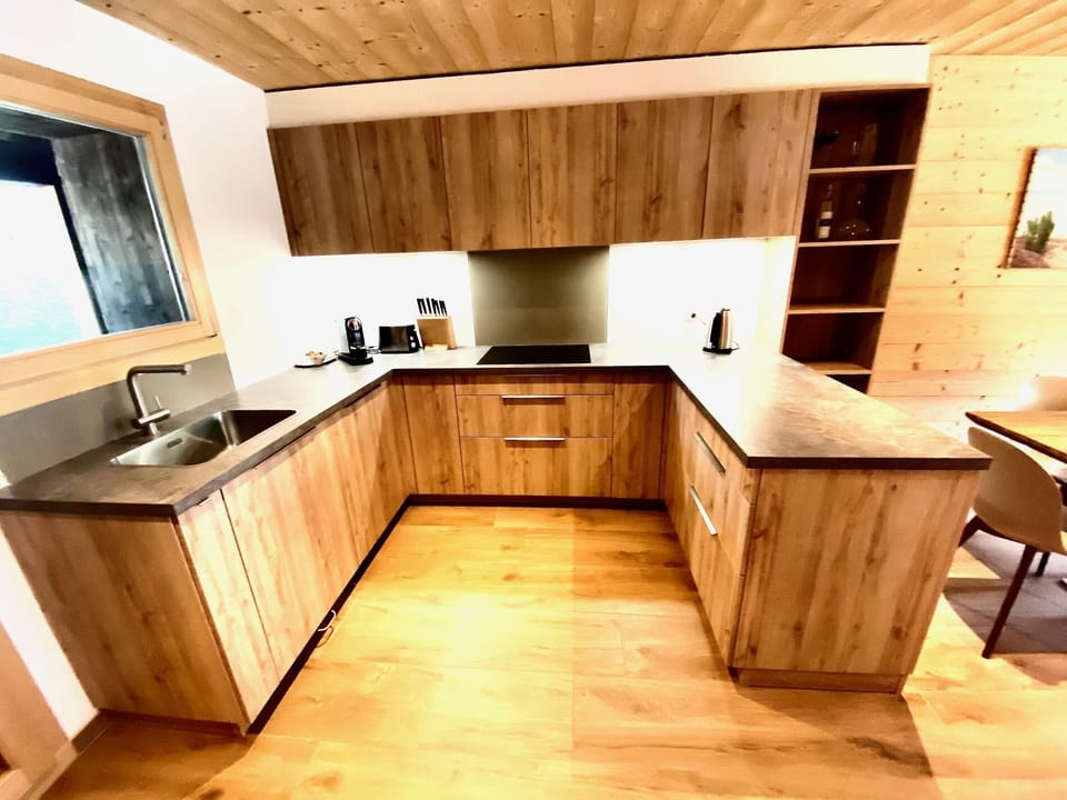 Chalet Neuf, Morgins (1208)