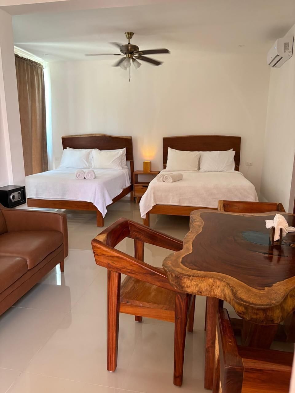 Deluxe Suite | In-room safe, soundproofing, free WiFi, bed sheets