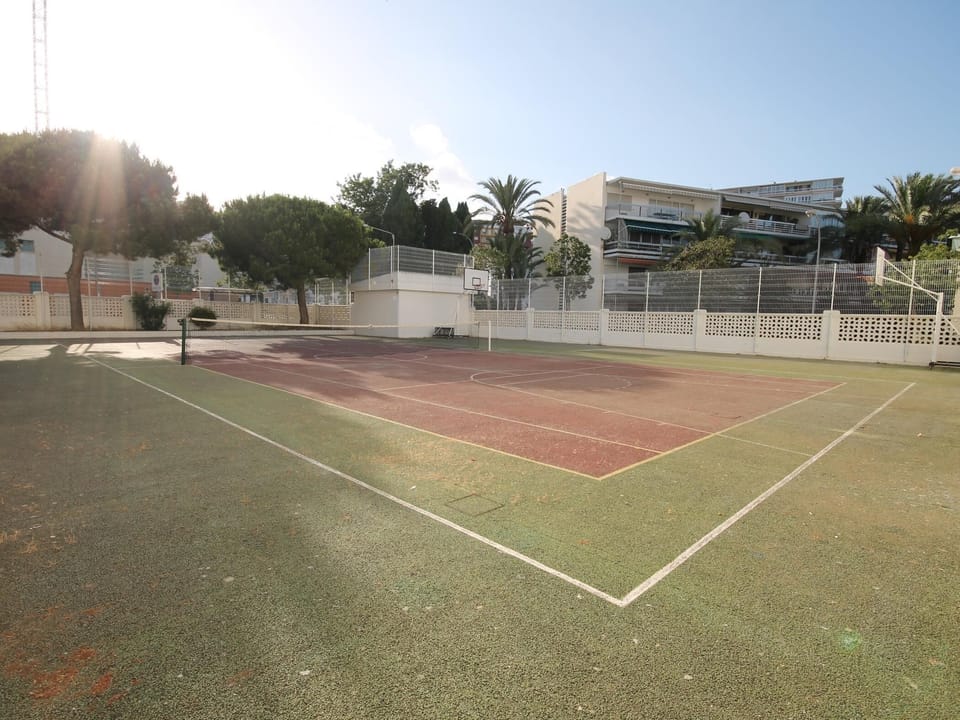 Sport court