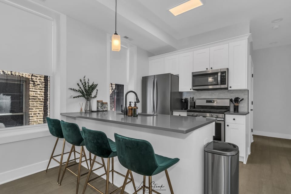 Fully stocked kitchen with all of your cooking needs