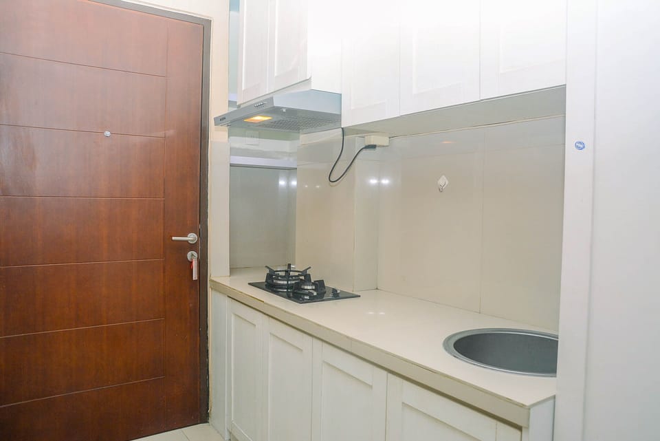 Studio | Private kitchen | Full-size fridge, stovetop