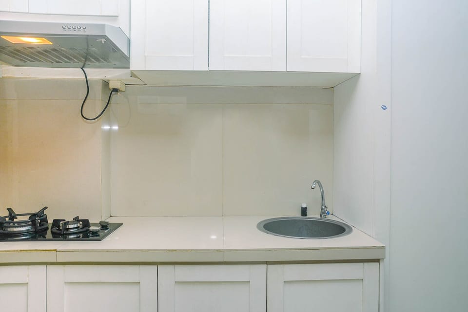 Studio | Private kitchen | Full-size fridge, stovetop