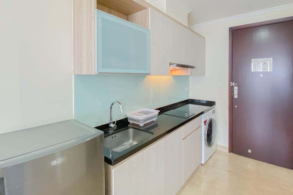 Studio | Private kitchen | Full-size fridge, stovetop