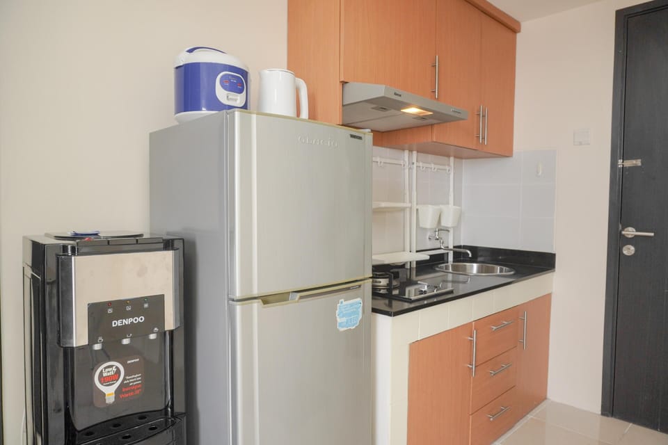Apartment | Private kitchen | Full-size fridge, stovetop