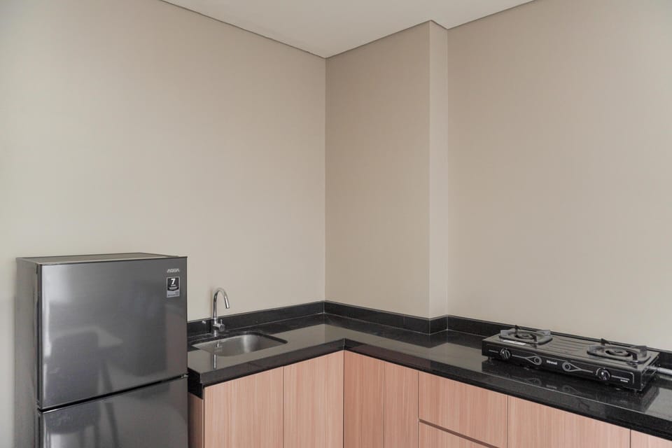 Apartment | Private kitchen | Full-size fridge, stovetop