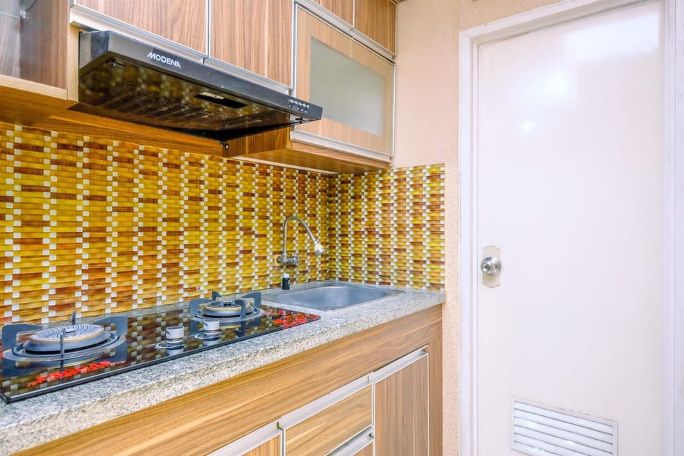 Apartment | Private kitchen | Full-size fridge, stovetop