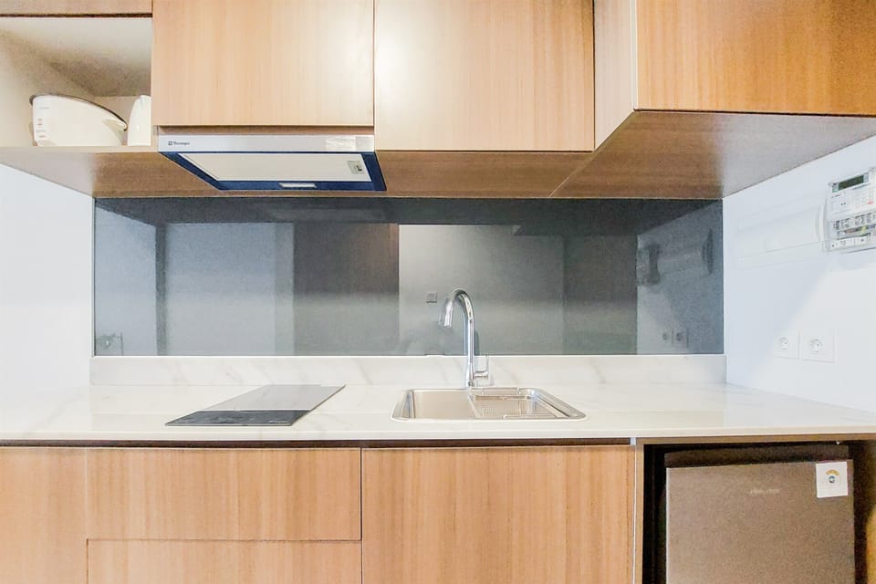 Apartment | Private kitchen | Full-size fridge, microwave, stovetop