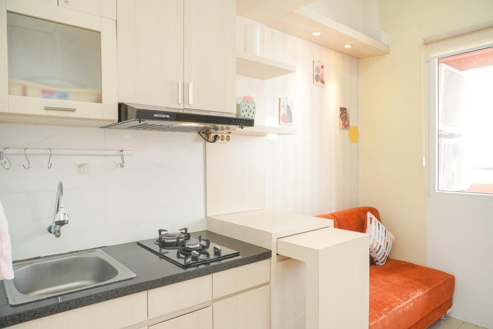 Apartment | Private kitchen | Full-size fridge, stovetop