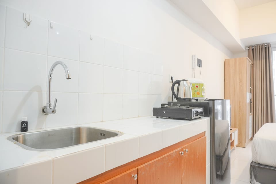 Studio | Private kitchen | Full-size fridge, stovetop
