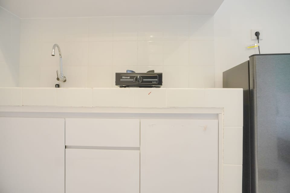 Studio | Private kitchen | Full-size fridge, stovetop