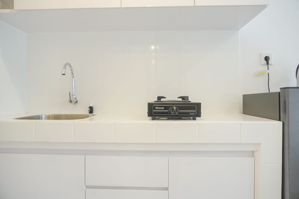 Studio | Private kitchen | Full-size fridge, stovetop