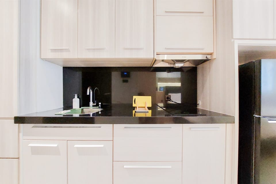 Studio | Private kitchen | Full-size fridge, stovetop