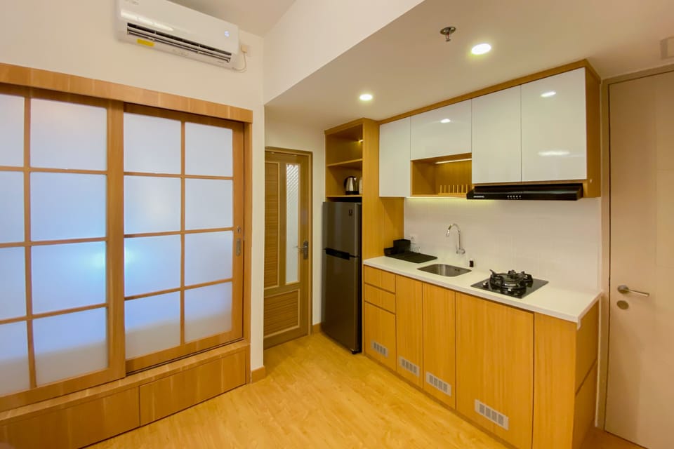 Apartment | Private kitchen | Full-size fridge, stovetop