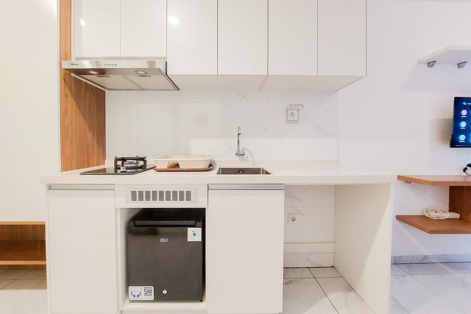 Studio | Private kitchen | Full-size fridge, stovetop