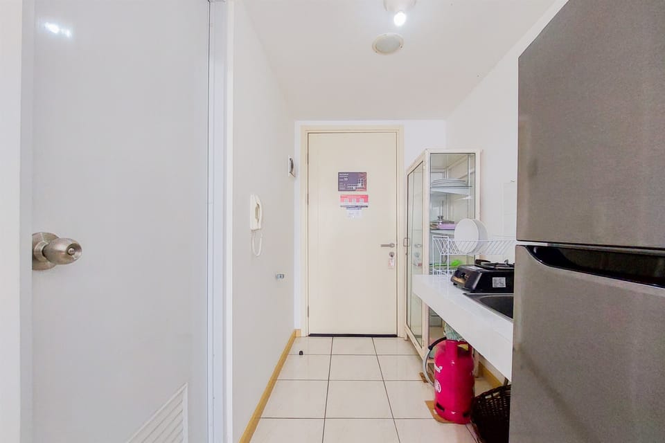 Studio | Private kitchen | Full-size fridge, stovetop