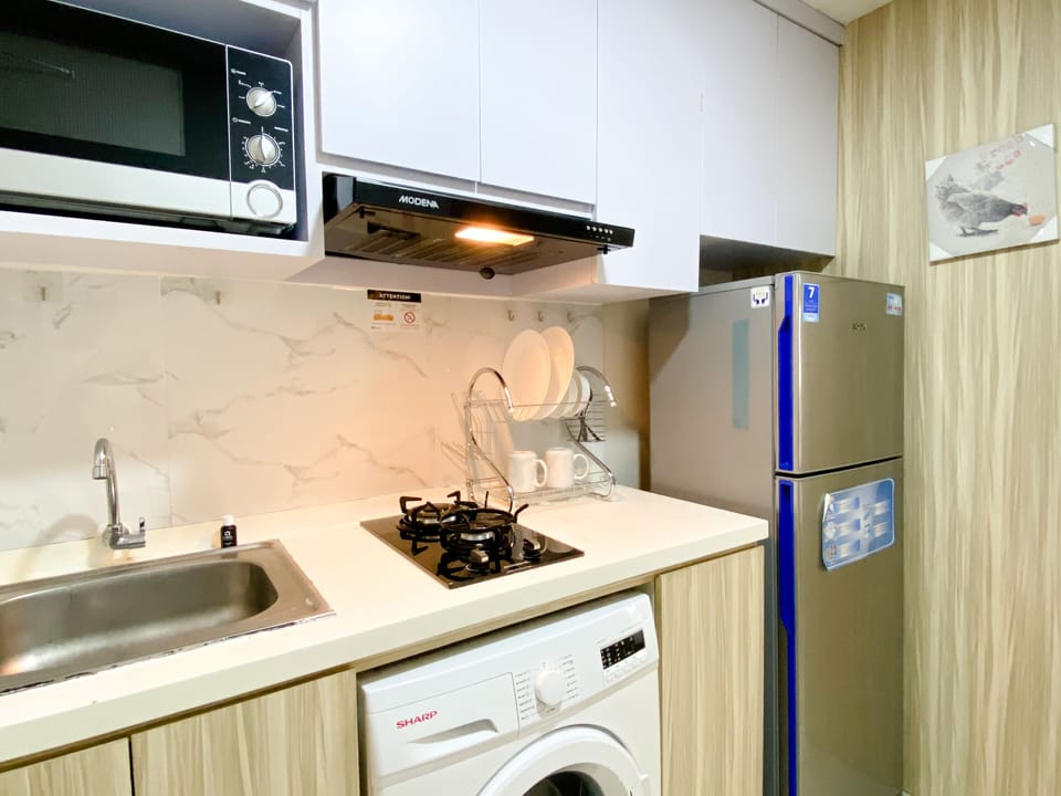 Apartment | Private kitchen | Full-size fridge, stovetop