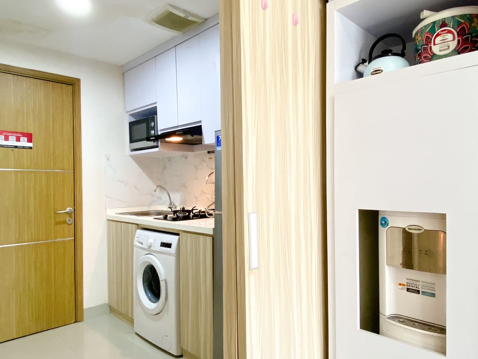 Apartment | Private kitchen | Full-size fridge, stovetop
