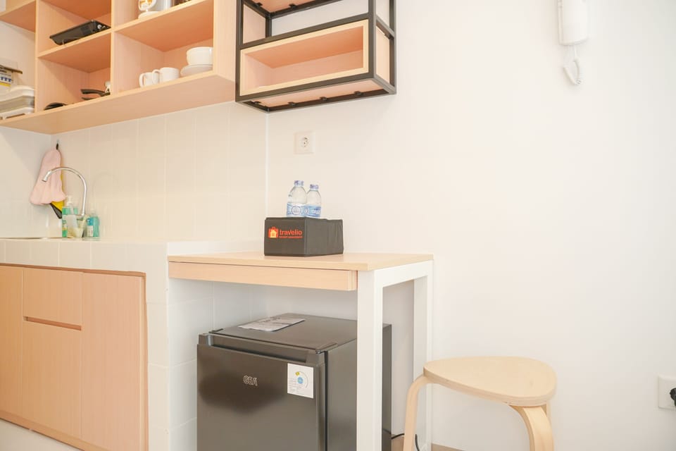 Studio | Private kitchen | Full-size fridge, stovetop