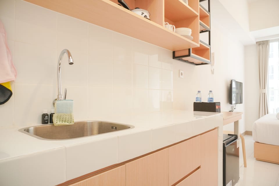 Studio | Private kitchen | Full-size fridge, stovetop