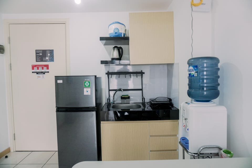 Apartment | Private kitchen | Full-size fridge, stovetop