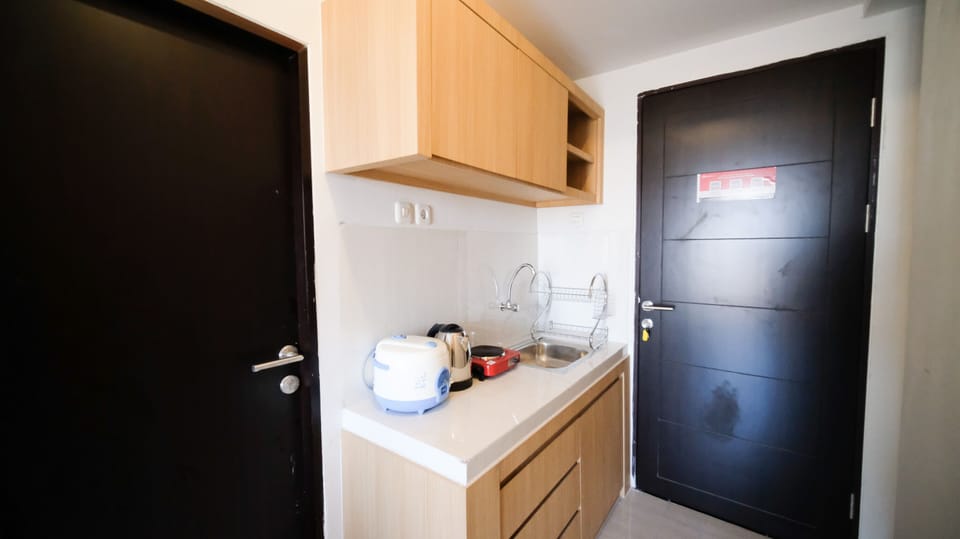 Studio | Private kitchen | Full-size fridge, stovetop