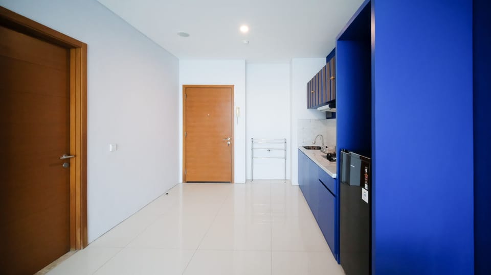 Apartment | Private kitchen | Full-size fridge, stovetop