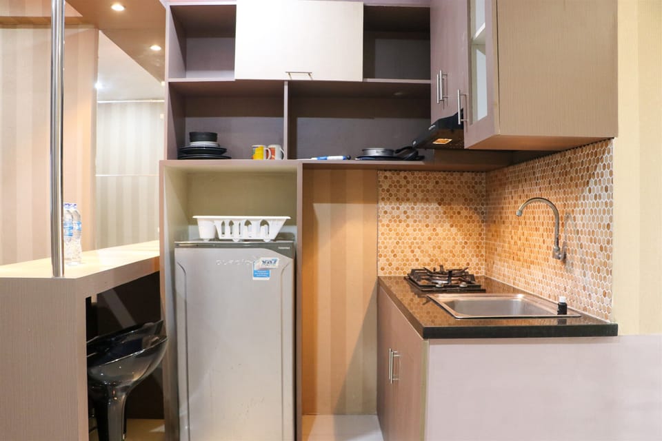 Apartment | Private kitchen | Full-size fridge, stovetop