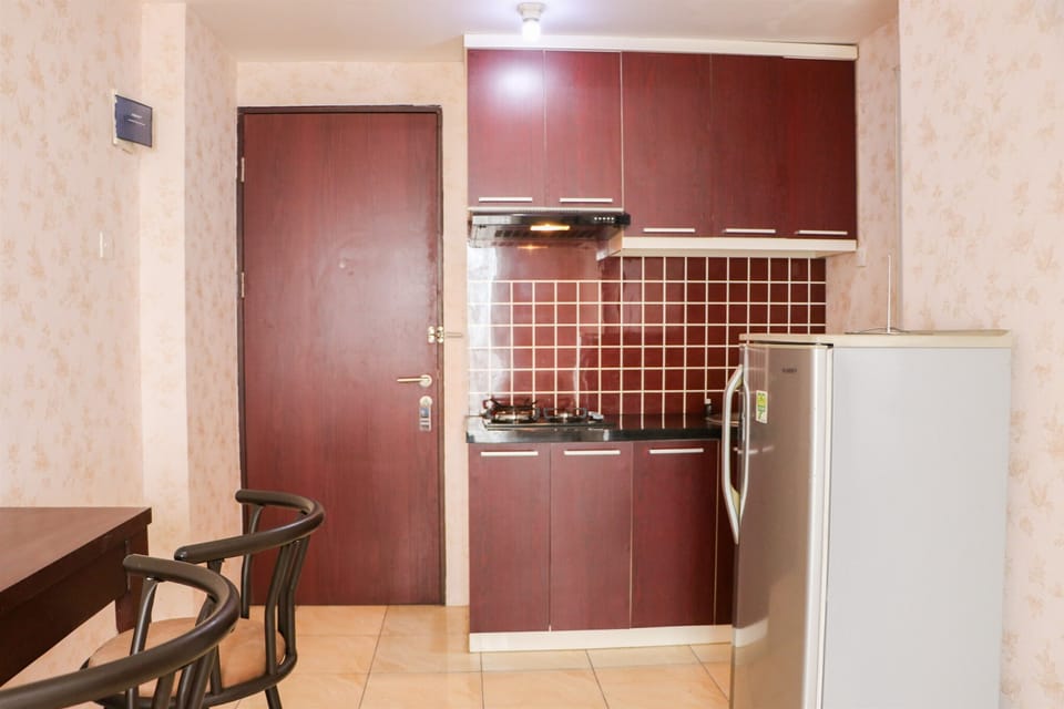 Apartment | Private kitchen | Full-size fridge, stovetop