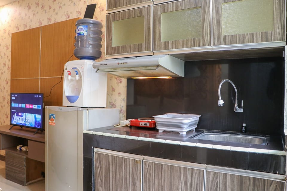 Studio | Private kitchen | Full-size fridge, stovetop