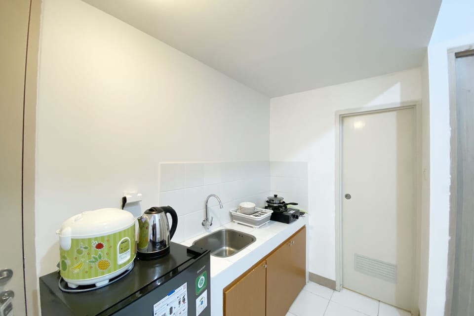 Apartment | Private kitchen | Full-size fridge, stovetop