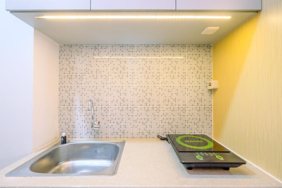 Studio | Private kitchen | Full-size fridge, stovetop