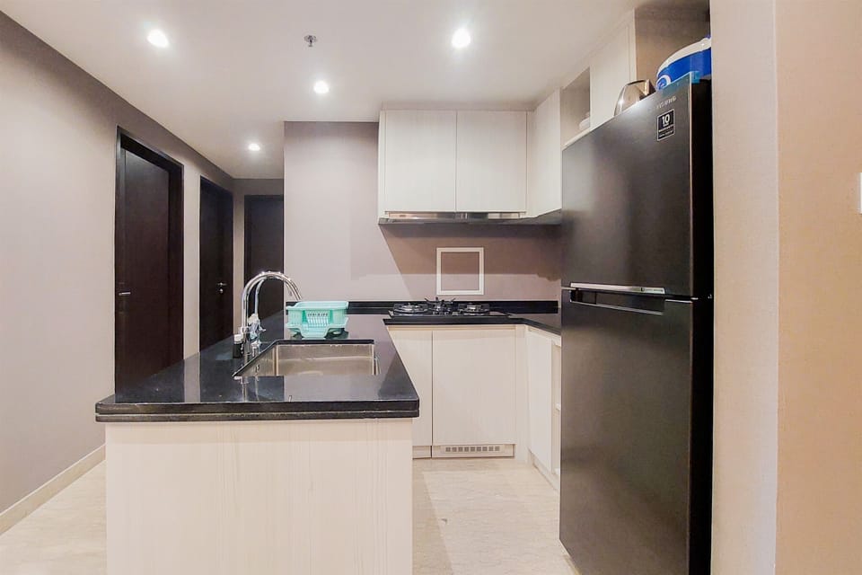 Apartment | Private kitchen | Full-size fridge, stovetop