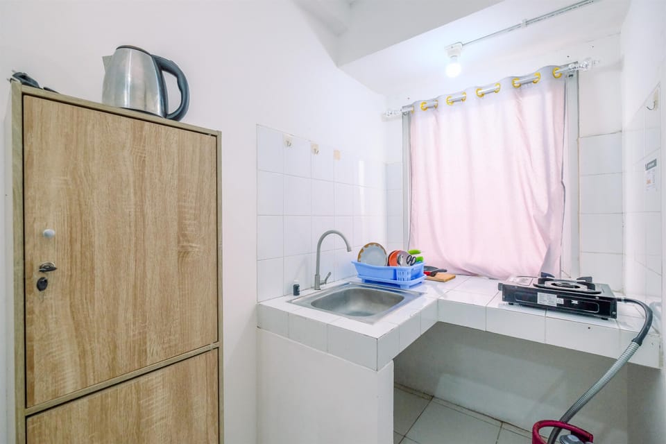 Studio | Private kitchen | Full-size fridge, stovetop
