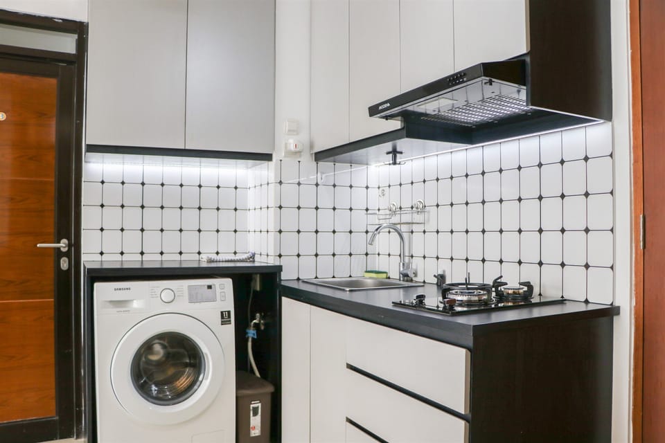 Apartment | Private kitchen | Full-size fridge, stovetop