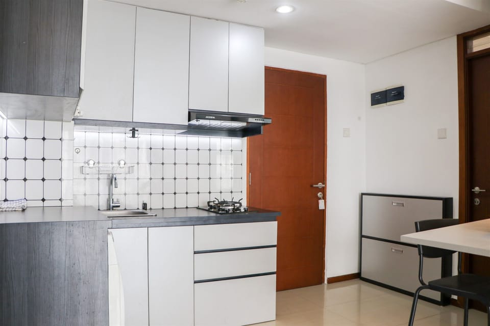 Apartment | Private kitchen | Full-size fridge, stovetop