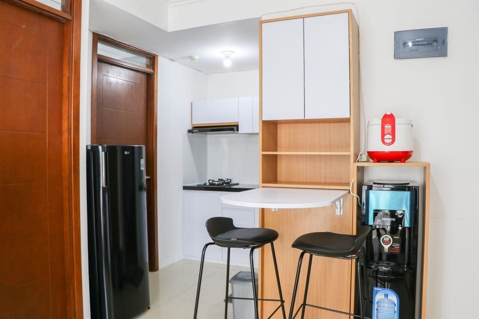 Apartment | Private kitchen | Full-size fridge, stovetop